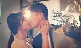 亲嘴上视频在线观看