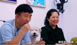 杨迪爆料妈妈送袜子视频,温馨瞬间引发网友热议